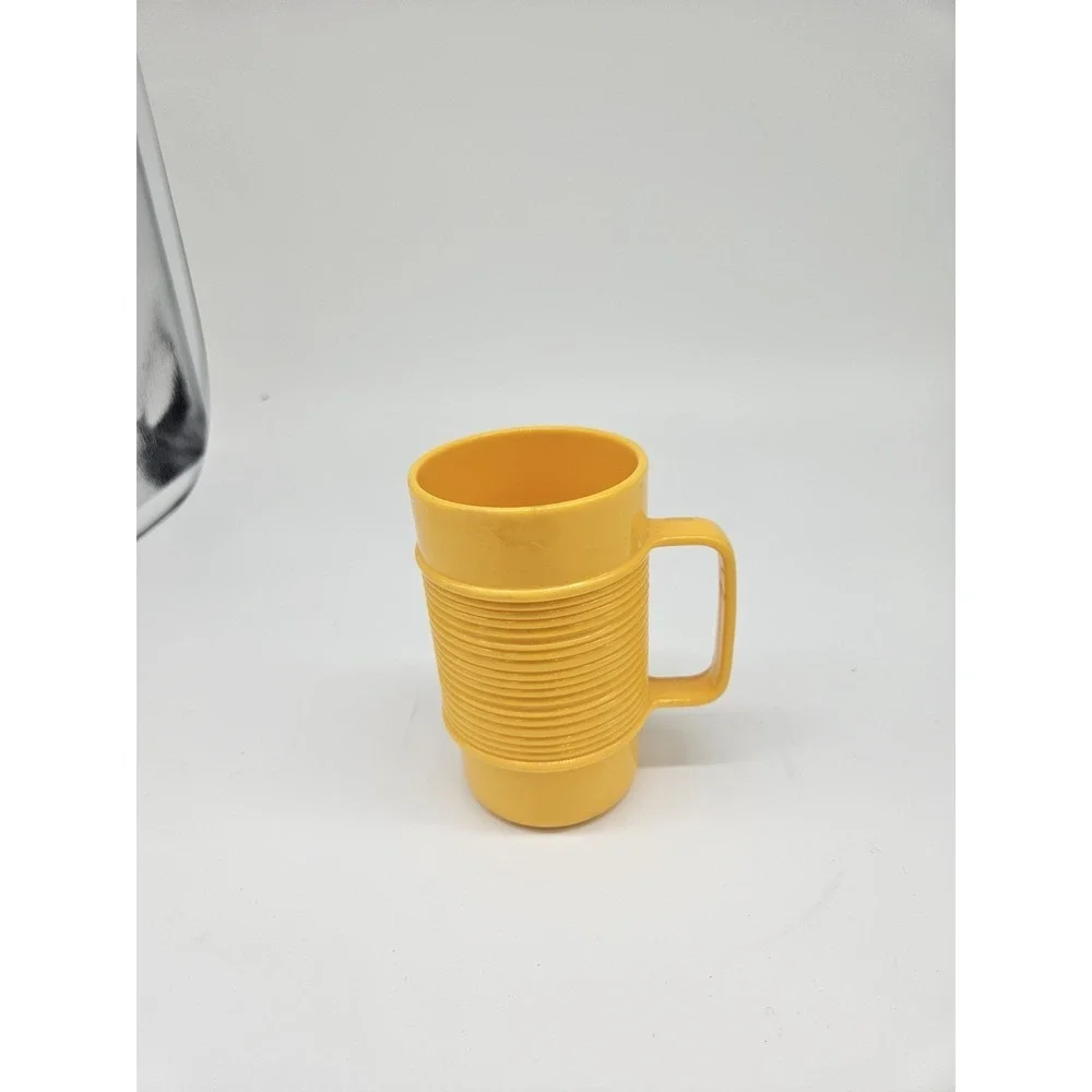 1 Vintage Rubbermaid #3826 Yellow Ribbed Stackable Plastic 5